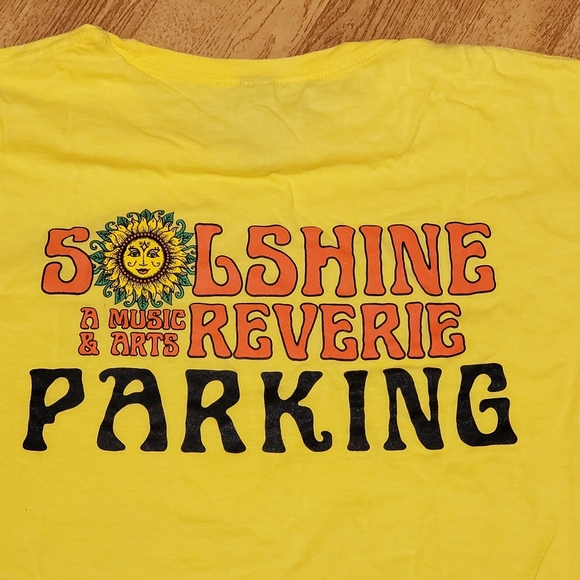 Yellow Large Graphic T-shirt Solshine Music & Arts Reverie Parking men's large - Picture 4 of 7